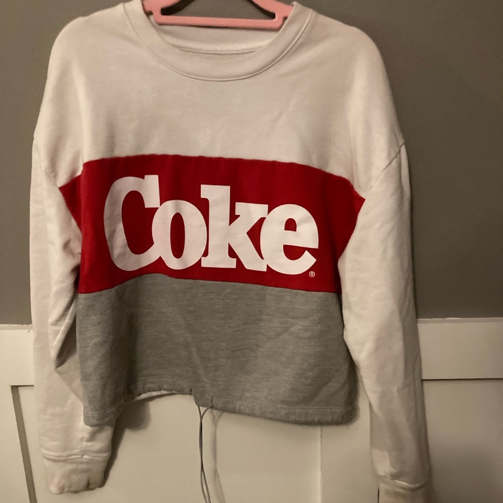 6 for $20 Women’s Medium Coca Cola sweatshirt slight crop